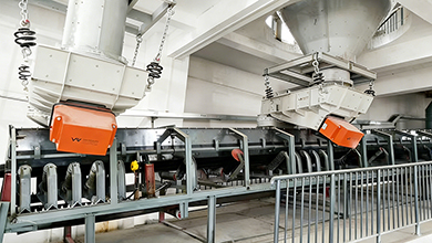 Kimyasal İşleme Tesisi için Titreşimli Besleyici